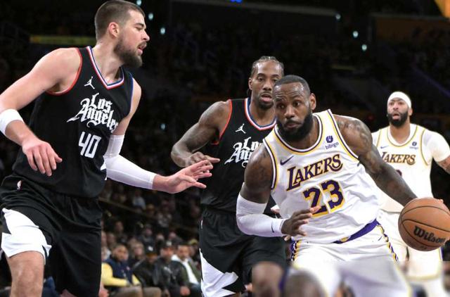 包含NBA球队战绩起伏不定，主教练施压的词条