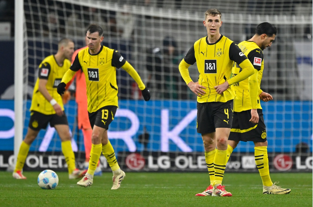 关于法兰克福中场融洽合作，展现团队默契的信息