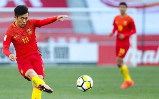 包含广州富力客场逼平山东鲁能，球员表现可圈可点的词条