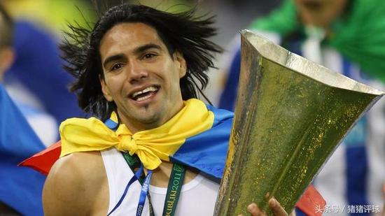 法尔考复出闪耀,利物浦逆转晋级,欧冠疯狂轰炸 法尔考复出闪耀,利物浦逆转晋级,欧冠疯狂轰炸