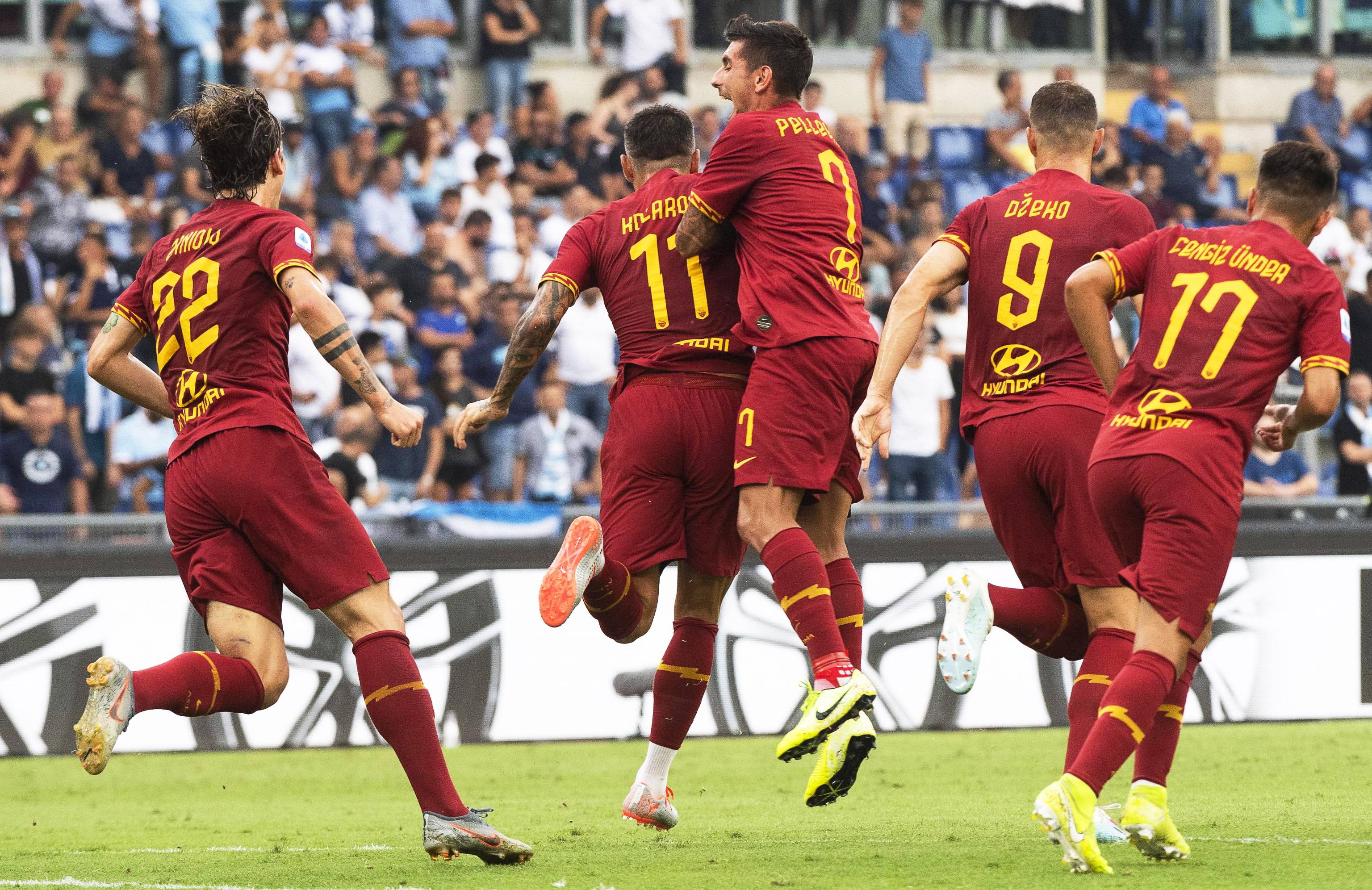 尤文图斯冲击AC米兰，争夺胜利