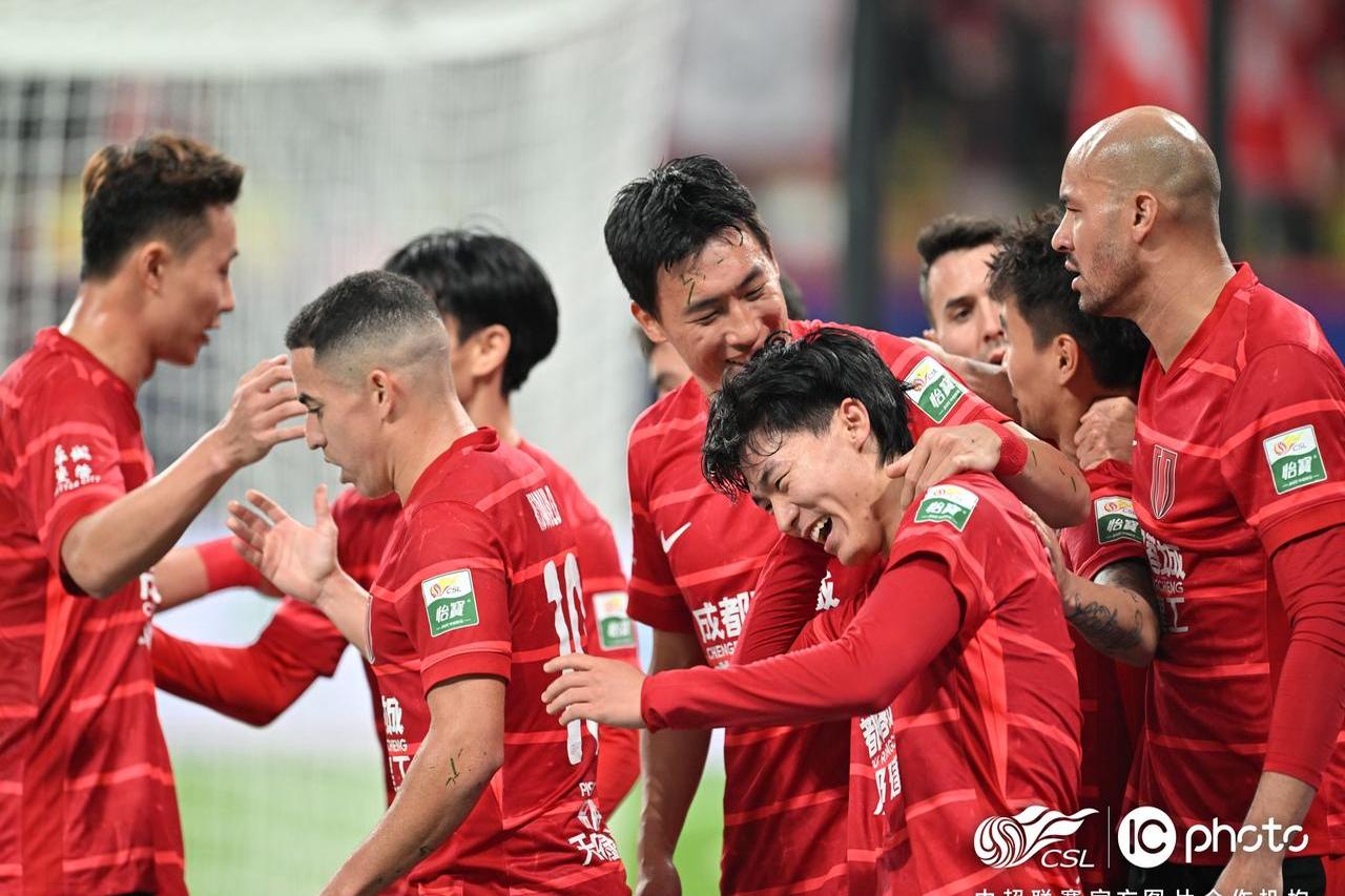 球员赛后接受精神测评,备战下一场比赛 球员赛后接受精神测评,备战下一场比赛