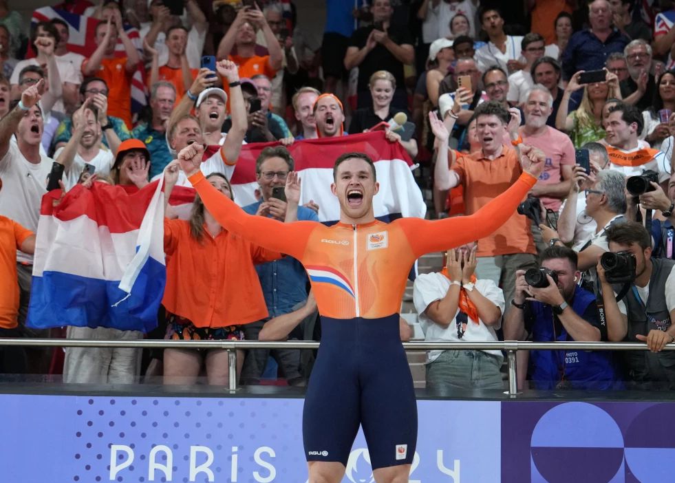 荷兰自行车选手携手刷新纪录的简单介绍 荷兰自行车选手携手刷新纪录的简单介绍