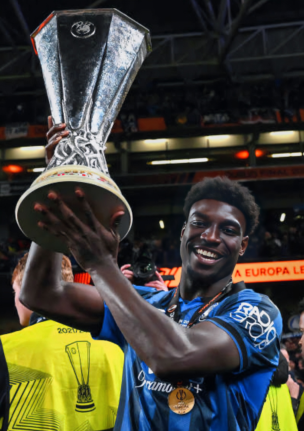 关于阿波尔球迷狂欢球队拿下首场胜利的信息 关于阿波尔球迷狂欢球队拿下首场胜利的信息