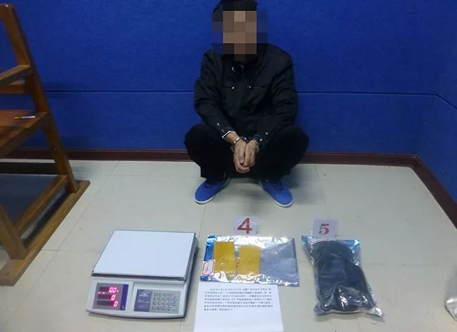 包含罗马警方成功破获一起跨国贩毒案,缴获大量毒品和赃款的词条 包含罗马警方成功破获一起跨国贩毒案,缴获大量毒品和赃款的词条