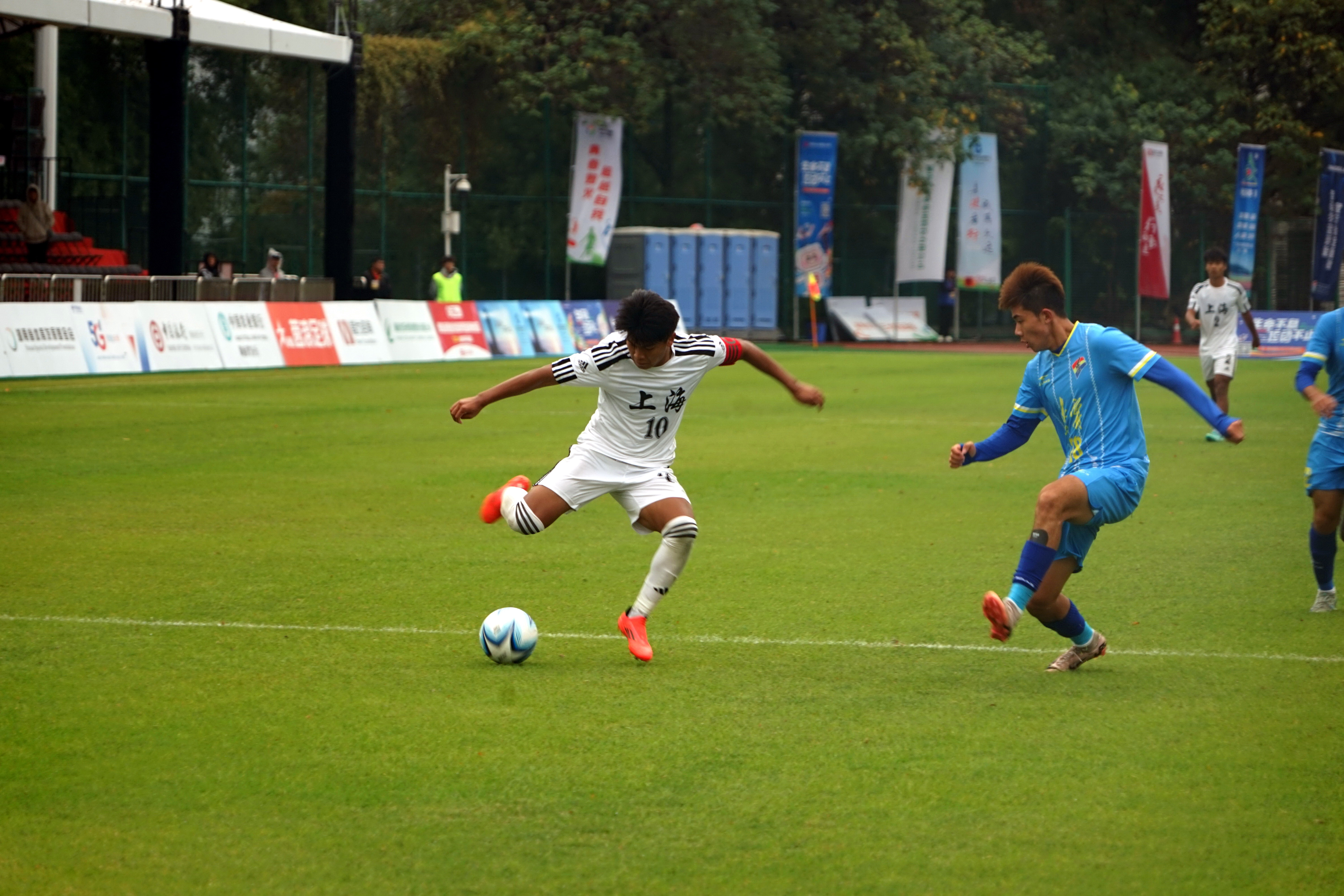 沙特队员发挥出色，帮助球队获胜