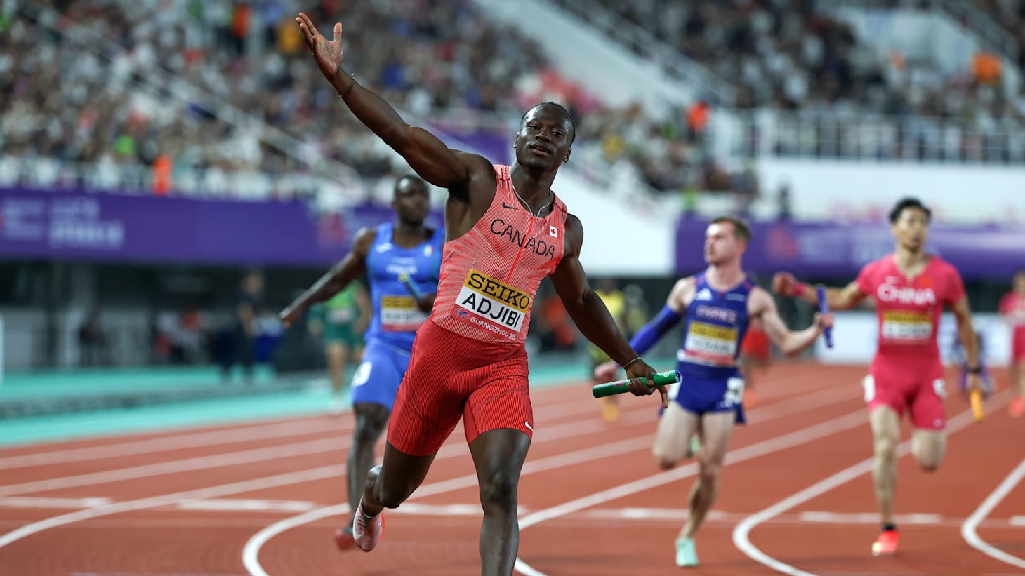 加拿大队在比赛中获得胜利,赢得冠军 加拿大队在比赛中获得胜利,赢得冠军